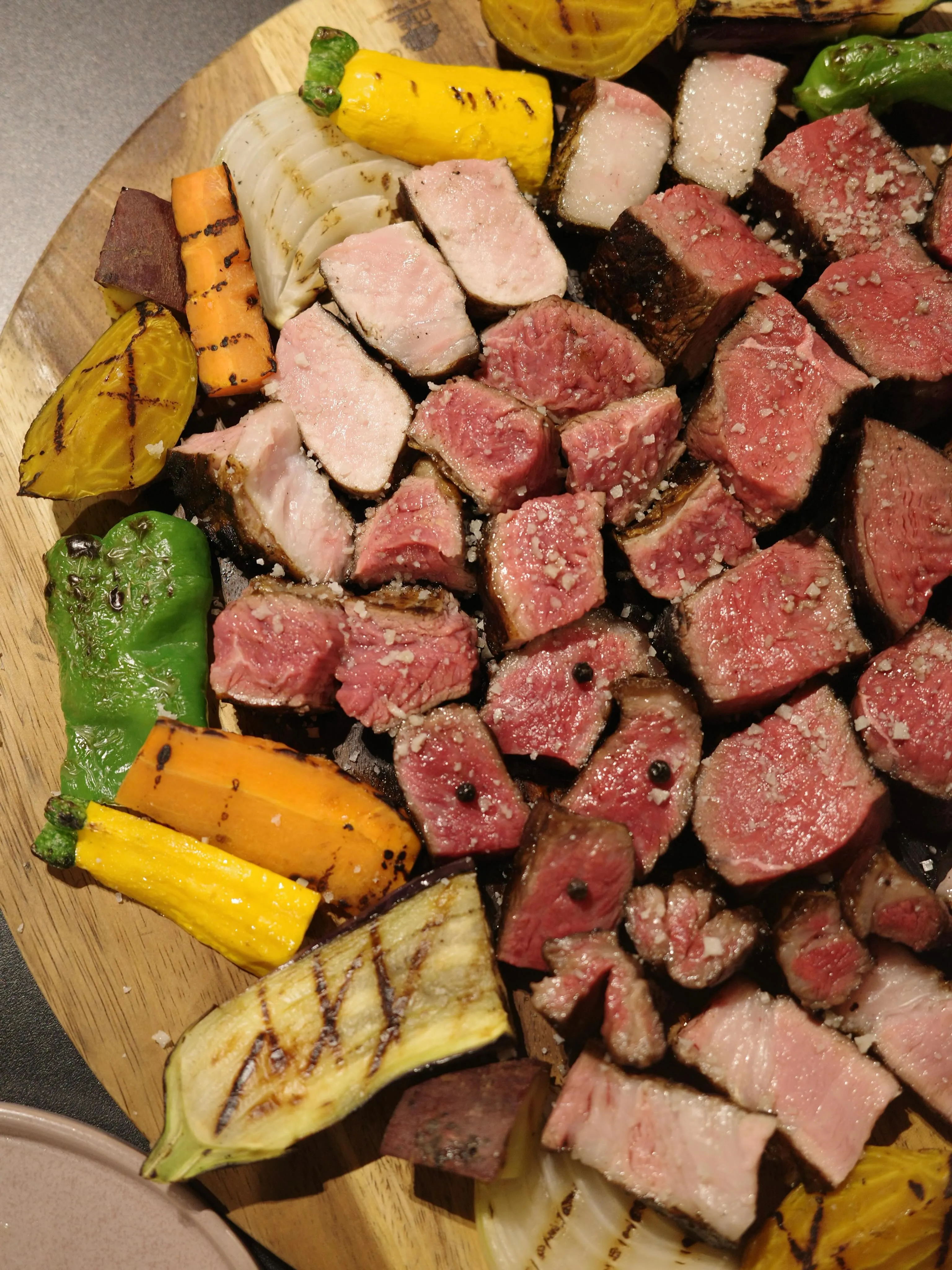 お盆休み、お席たくさん空いてます🥩